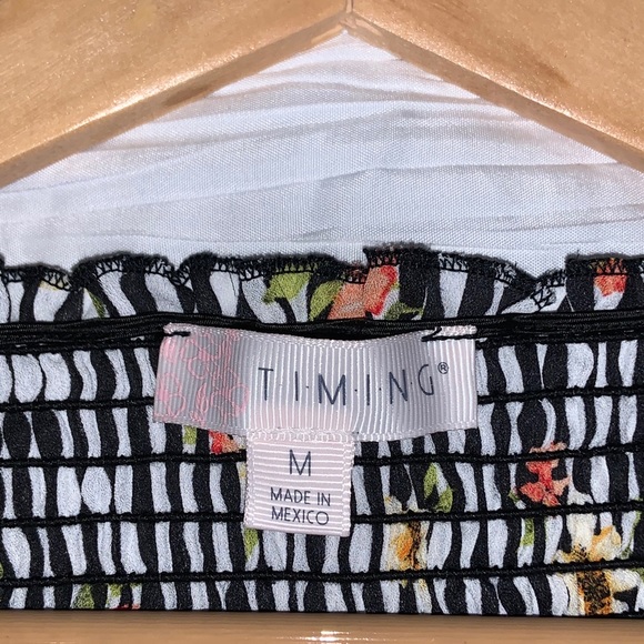 Off the Shoulder Blouse - Picture 2 of 3